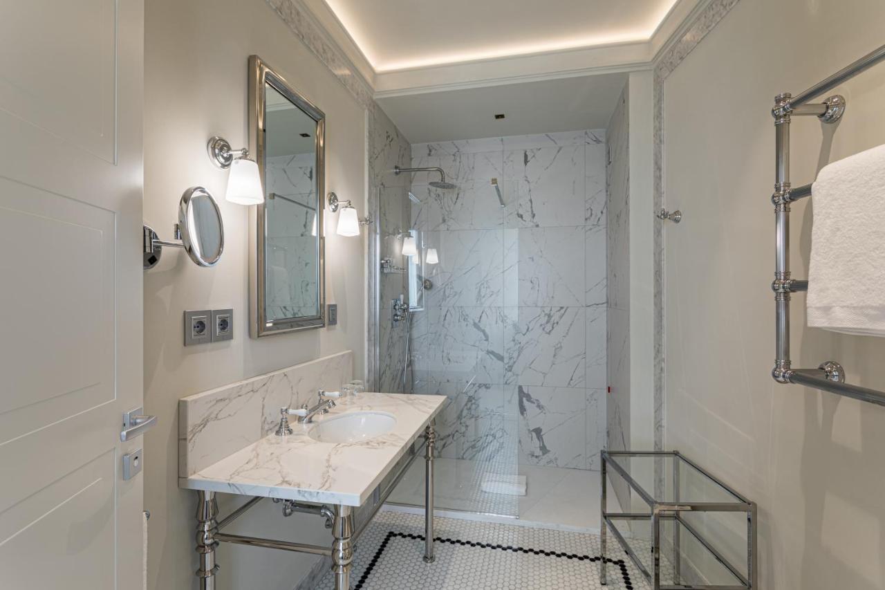 Room Mate Collection Gran Filippo, Rome-Fontana Di Trevi Экстерьер фото
